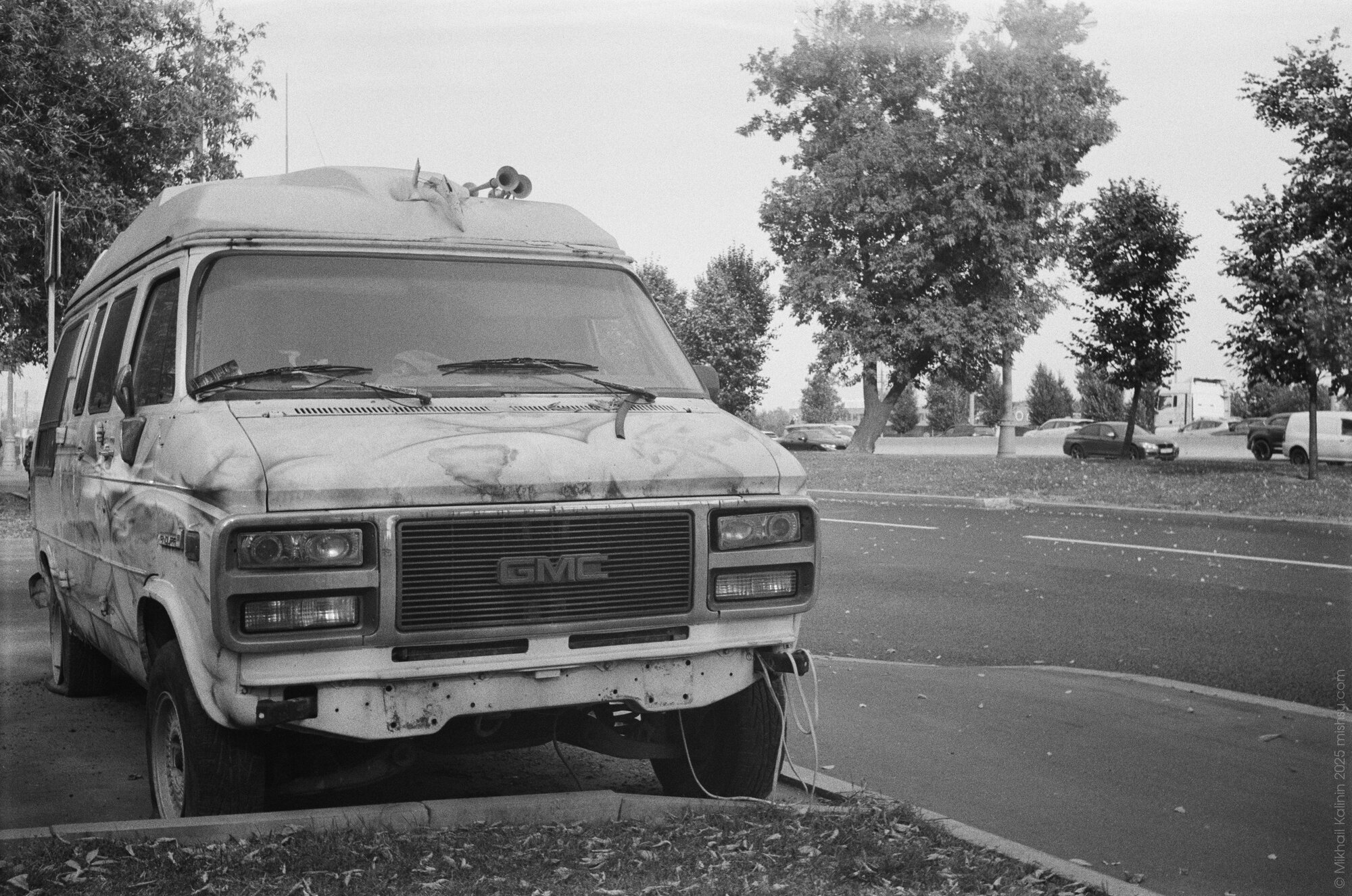 Abandoned GMC, Moscow